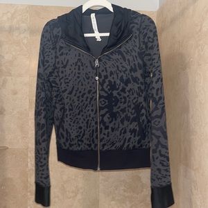 Lululemon hoodie size 6